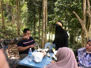 ( Pre Book ) Santai Di Dusun Makan & Lepak 5 orang